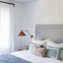 Cargar imagen en el visor de la galería, Apliqué metal bronce pantalla ratán Ø30x45x39 cm E27 - LGAP0113