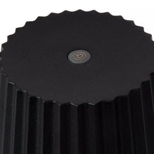 Cargar imagen en el visor de la galería, Lámpara sobremesa exterior negro recargable Ø13,5x38 cm LED 2W - LULS0173