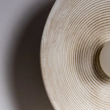 Cargar imagen en el visor de la galería, Aplique resina beige G4 Ø20cm - TOAP0076