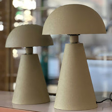 Cargar imagen en el visor de la galería, Lámpara de mesa metal verde oliva mate Ø31x49 cm - LLLS0358
