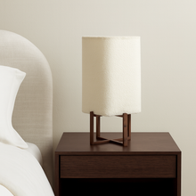 Cargar imagen en el visor de la galería, Lámpara de mesa  imitación madera marrón oscuro bouclé crema 21,5x21,5x50,5 cm E27 - LLLS0377
