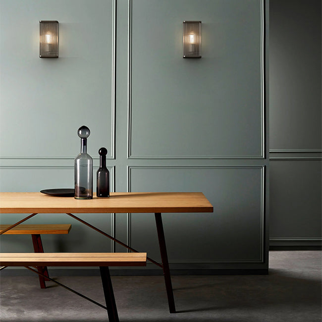 Aplique metal negro vidrio estriado 16x10x30 cm E27 - LGAP0126