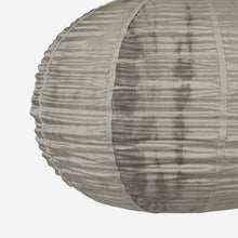 Cargar imagen en el visor de la galería, Lámpara colgante seda natural Ø 48x41 cm E27 - DISPONIBLE EXCLUSIVAMENTE EN TIENDA
