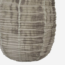 Cargar imagen en el visor de la galería, Lámpara colgante seda natural Ø 36x57 cm E27 - DISPONIBLE EXCLUSIVAMENTE EN TIENDA
