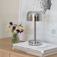 Cargar imagen en el visor de la galería, Lámpara sobremesa metal recargable cromo Ø12,5x24,5cm LED - PGLS0062
