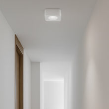 Cargar imagen en el visor de la galería, Plafon metal blanco 11x11x6cm 1 luz 9W LED - TOPL0021
